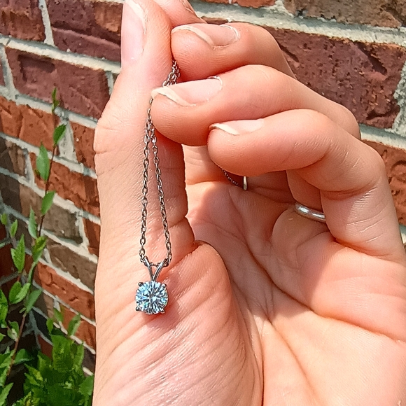 Fiery Certified 3/4 Carat Diamond PendantNecklace Gold &...